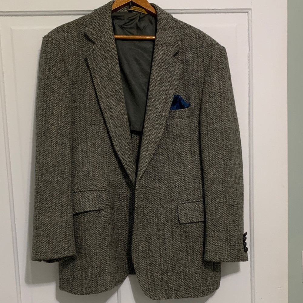 Classic Harris Tweed Gray Blazer with Pocket Square